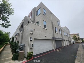 Building Photo - 106 Macintosh Way