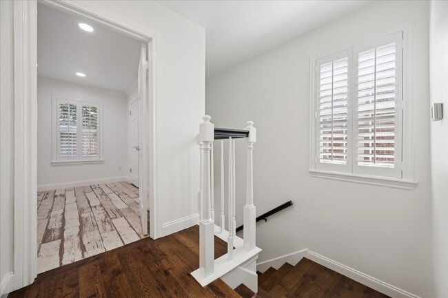 Building Photo - 854 Augusta Dr