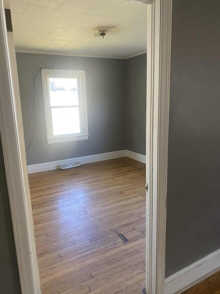 Building Photo - 120 Callahan St