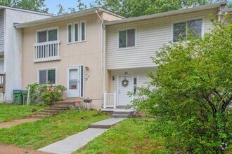 Building Photo - Renovated 4BR/3.5BA Townhome in Stafford –...