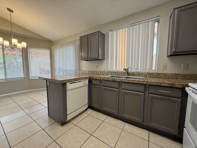 Building Photo - 3725 E Taro Ln