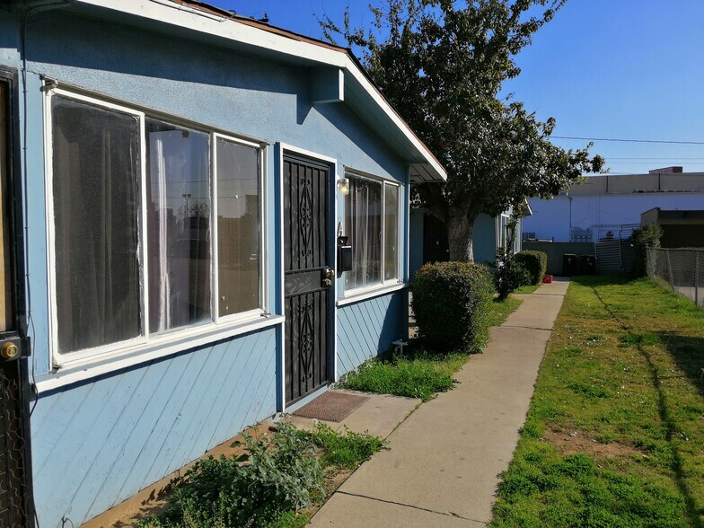 Building Photo - 1182 E Pasadena St