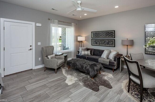 Building Photo - 3BR 2.5ba Townhome in Waukee, IA, available July 6th!
