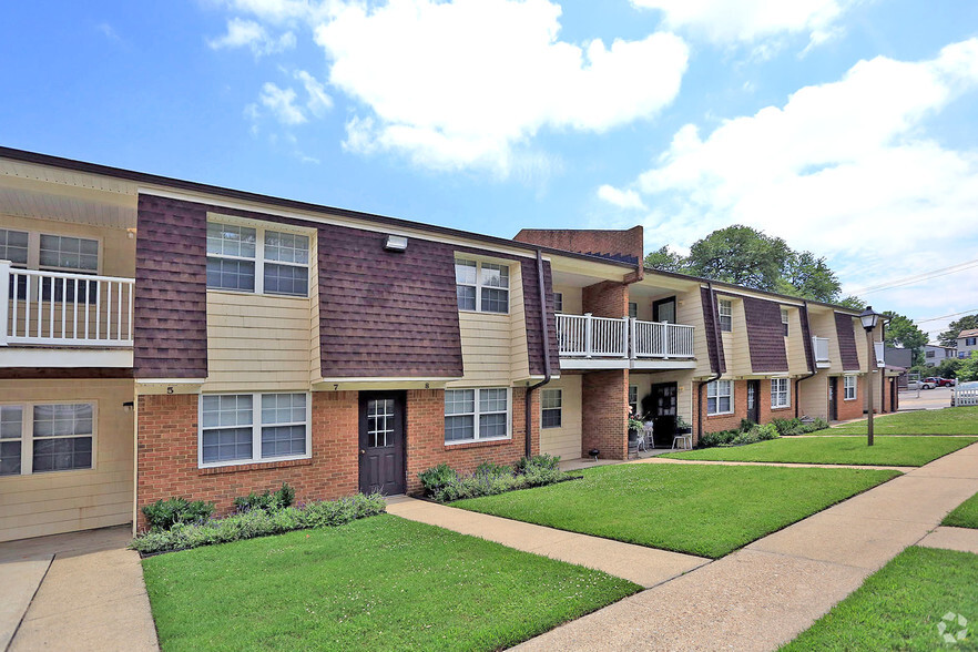 Building Photo - West Beach Apartments