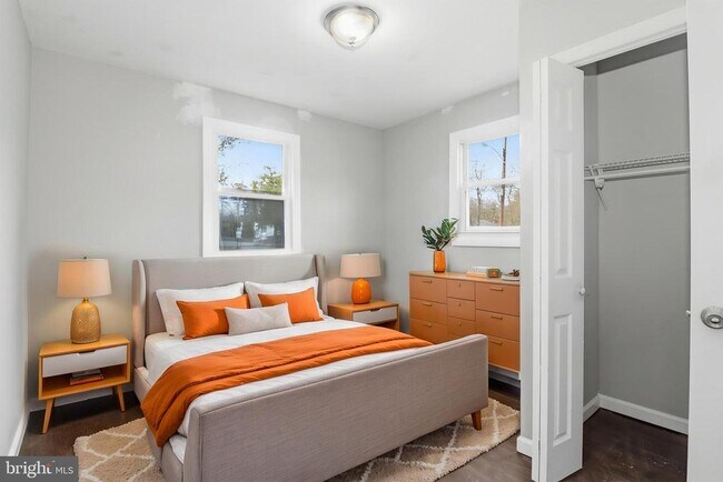 Building Photo - 4 Coville Dr