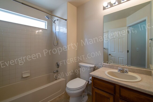 Building Photo - 2214 Bow Side Dr