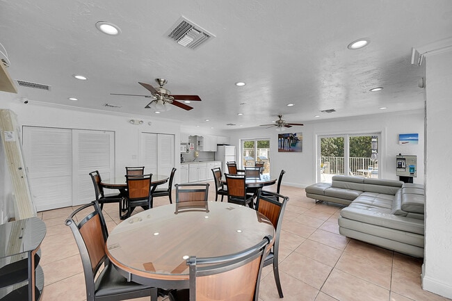 Building Photo - 2850 NE 14th Street Causeway