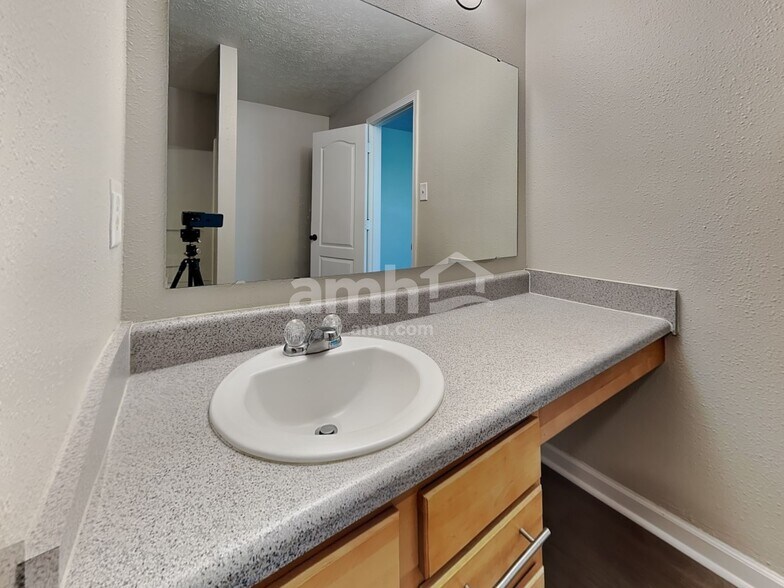 Building Photo - 12831 Silvaire Farm Rd
