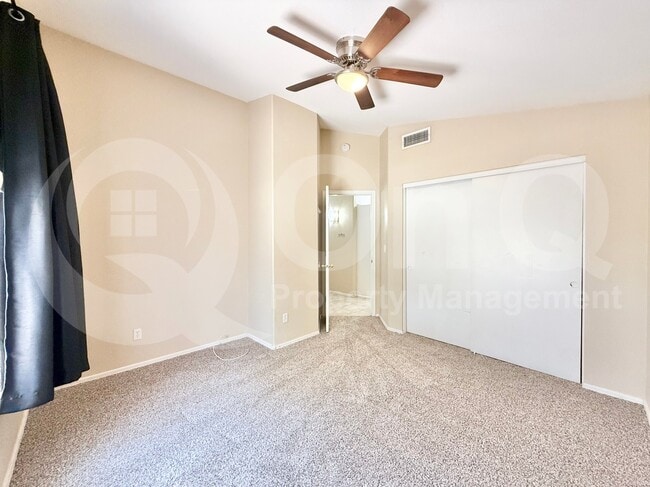 Building Photo - 1150 W Lark Dr