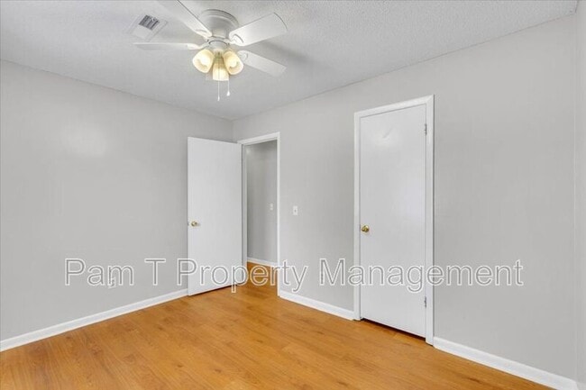 Building Photo - 117 Egret Cir