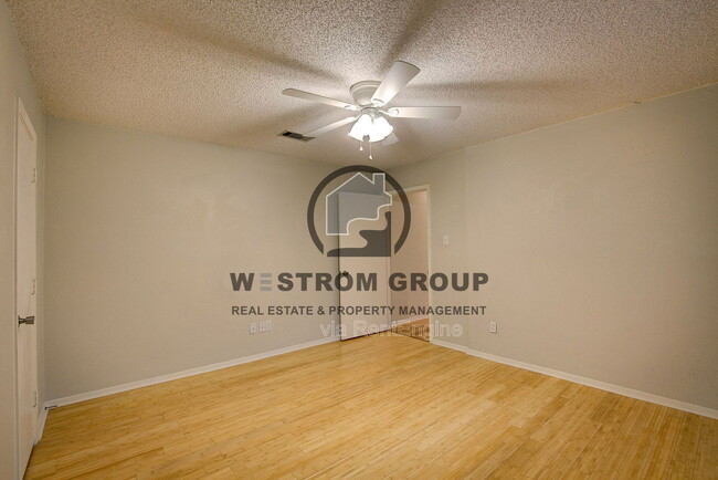 Building Photo - 6452 Waverly Way