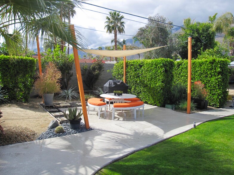 Building Photo - 777 E San Lorenzo Rd