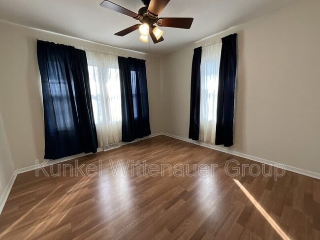 Building Photo - 221 Gilbert St