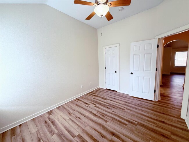 Building Photo - 207 Mollie Dr