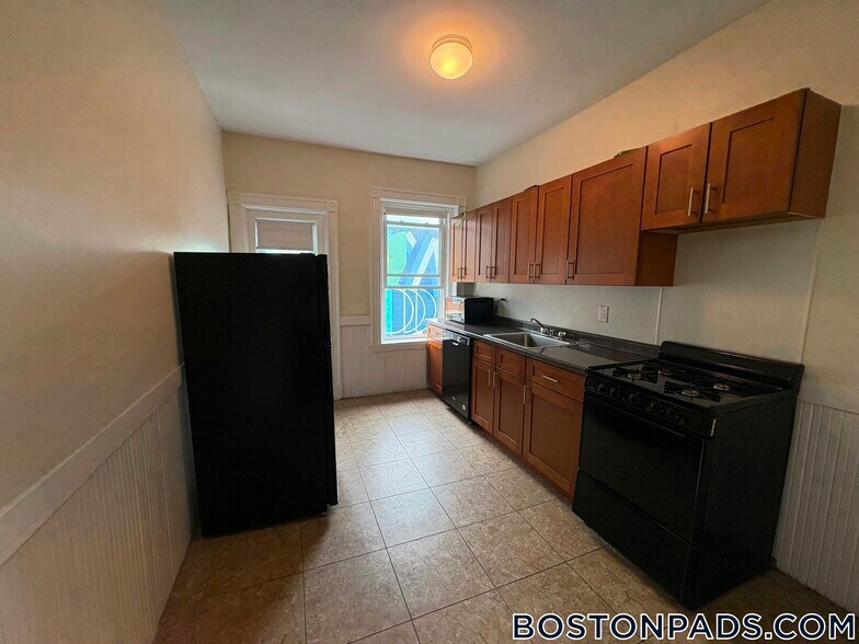 Building Photo - 7 Mt Hood Rd