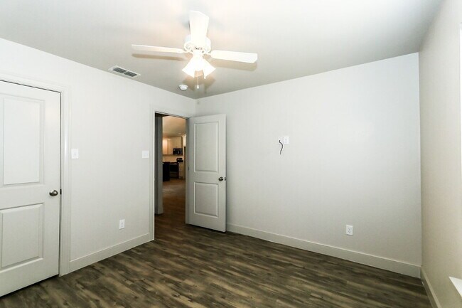 Building Photo - Half off first full months rent / Luxury Duplexes!/ Adjacent To New Cooper Central Elementary/Par...