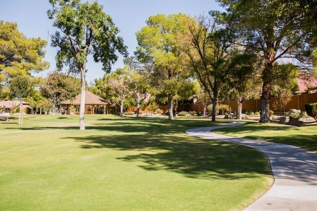 Building Photo - Beautiful home for rent