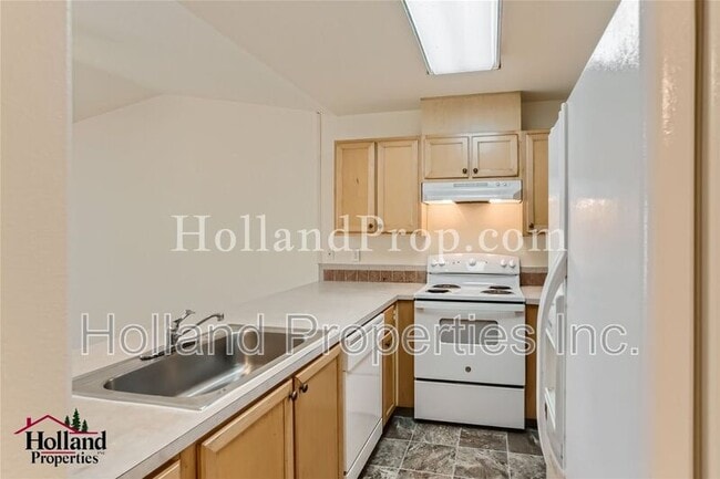 Building Photo - 17880 SW Arbela Ct