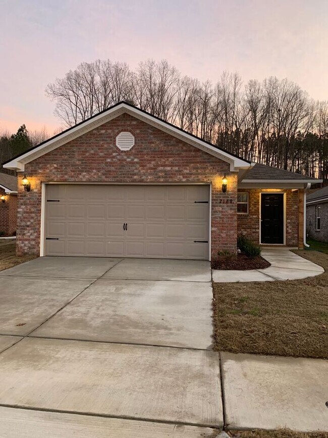 Building Photo - Don't Miss Out! Beautiful 3-Bedroom Home in Kilpatrick Landing — Available Now!