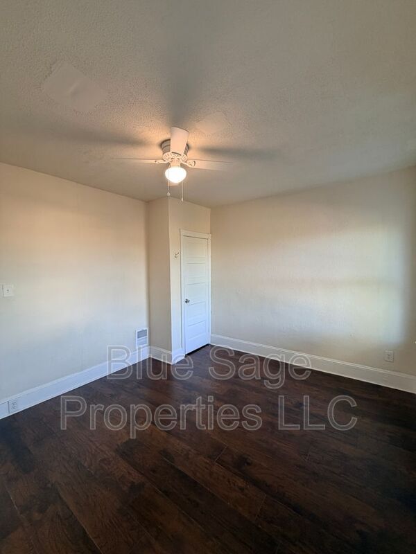 Building Photo - 758 Saville Ave