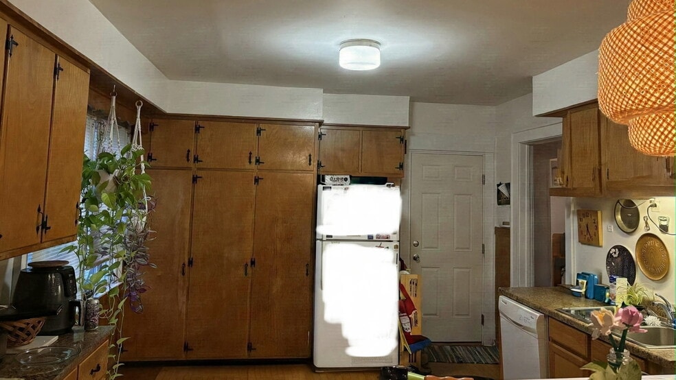 Building Photo - 408 Burnet Park Dr