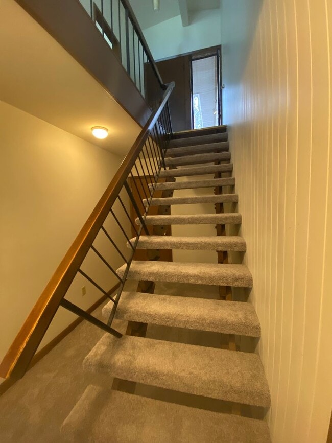 Building Photo - Stunning 3 bed, 2 bath home in historic Ro...