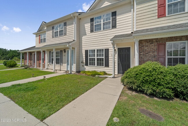 Building Photo - 1102 Springwood Dr