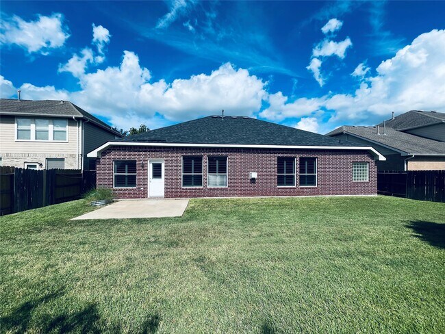 Primary Photo - 23411 Desert Gold Dr
