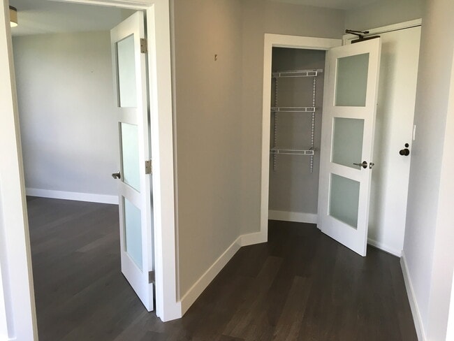 Building Photo - 2/2/2 Liliuokalani Gardens condo, Waikiki, Spacious, Great Views & Amenities