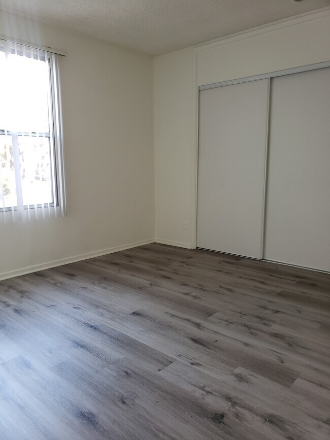 Building Photo - 329 California Ave