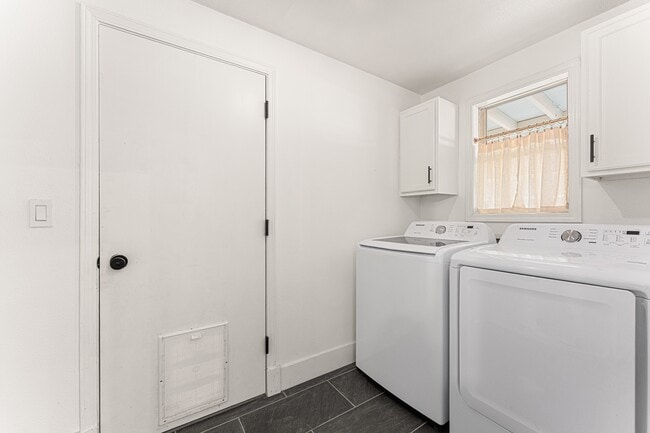 Building Photo - 2301 N Yonkers Ln
