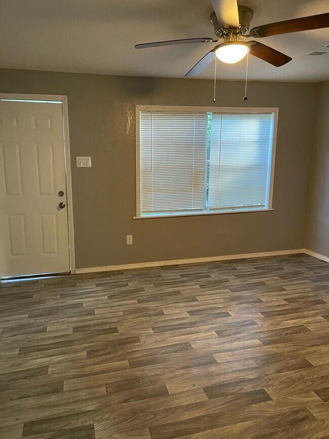 Building Photo - 3022 Berry Ave
