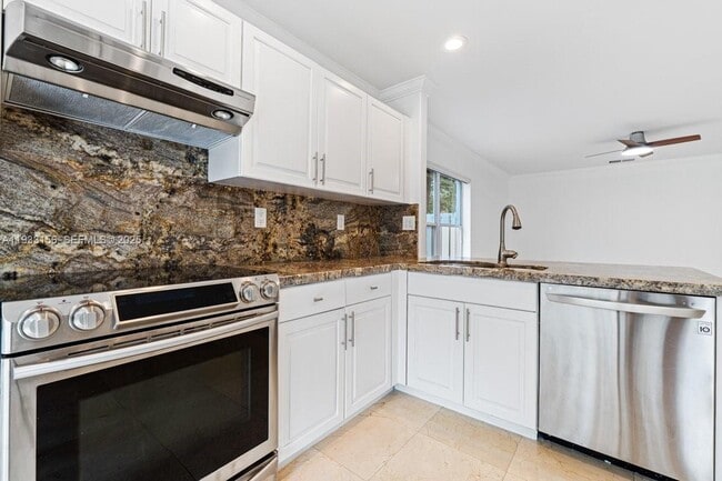 Building Photo - 4978 SW 35th Terrace