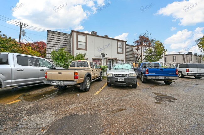 Building Photo - 2904 Ruidosa Ave