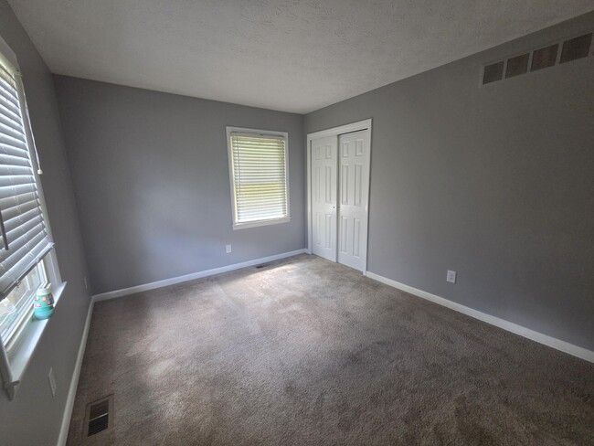Building Photo - 3334 Nevius Dr