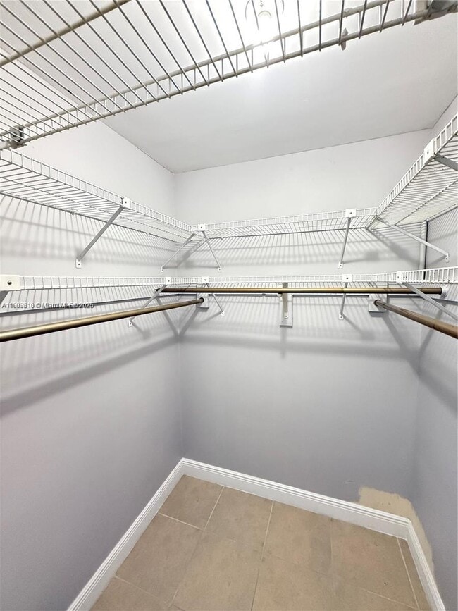 Building Photo - 440 E 23rd St