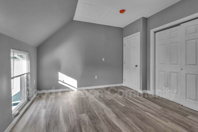 Building Photo - 1246 West Ave