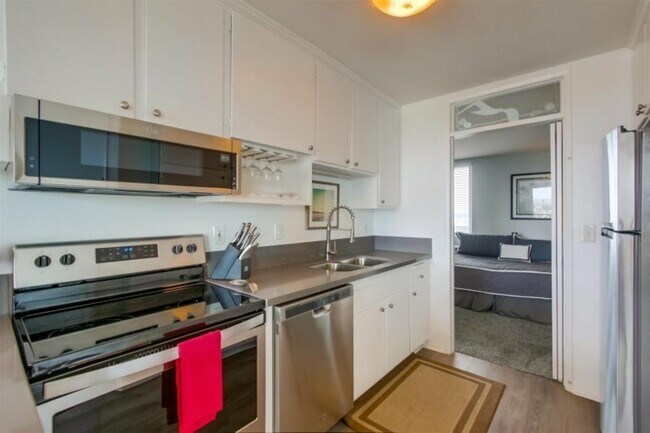 Building Photo - 725 Redondo Ct