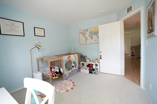 Building Photo - 4201 Las Virgenes Rd