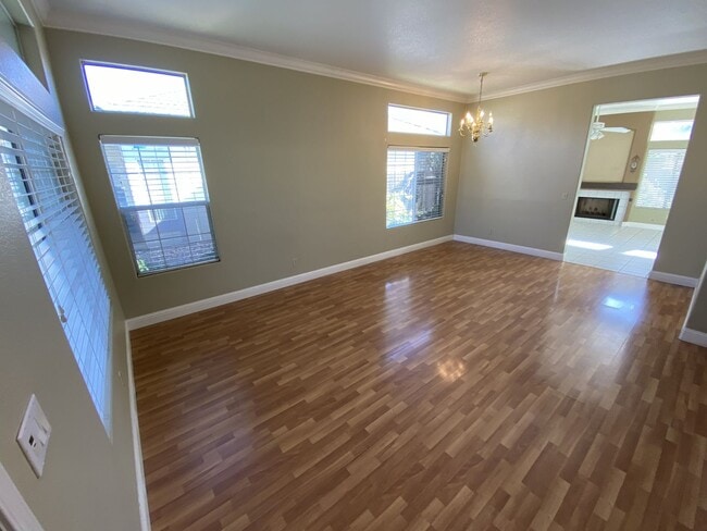 Building Photo - Charming Single-Story Home in Tracy — Across from the Park!