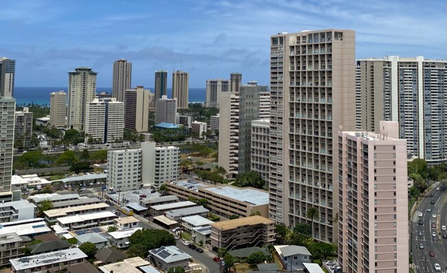 Building Photo - 2499 Kapiolani Blvd