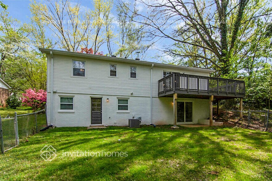 Building Photo - 6041 Bellow St