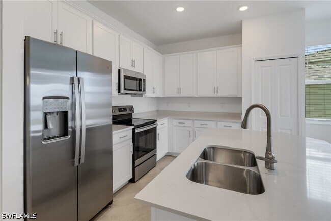 Building Photo - 5715 Double Eagle Cir