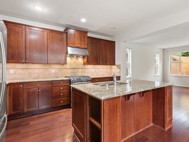 Building Photo - Spacious 4Bd Redmond Home