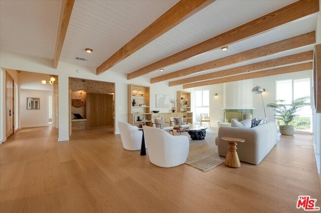 Building Photo - 211 Bellino Dr