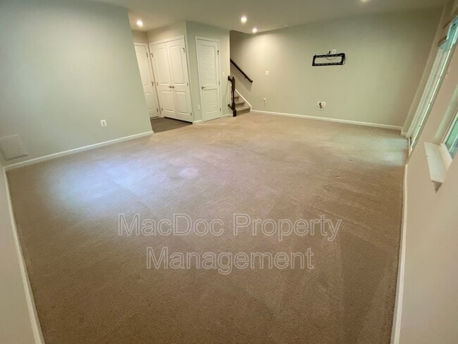 Building Photo - 9730 Cedarmass Cir