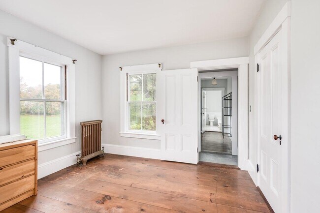 Building Photo - 110 Exeter Rd