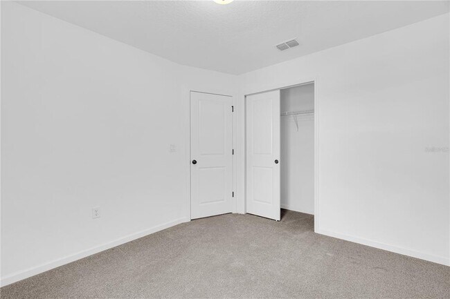 Building Photo - 1160 Lakeshore Breeze Pl