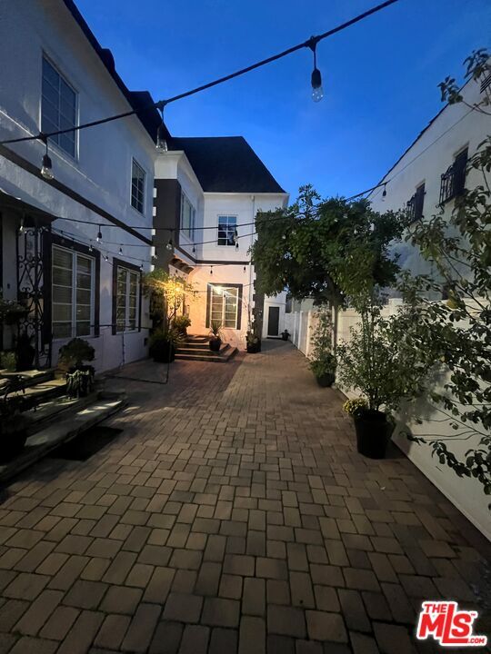 Building Photo - 9373 W Olympic Blvd