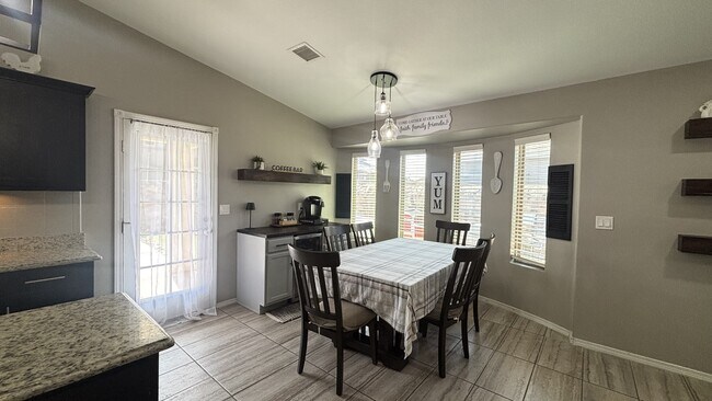 Building Photo - 11613 Flor Galatea Wy
